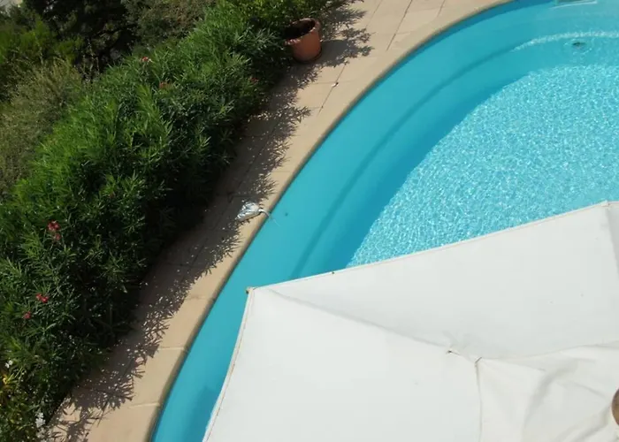 Petale De Rose 빌라 카발레르쉬르메르